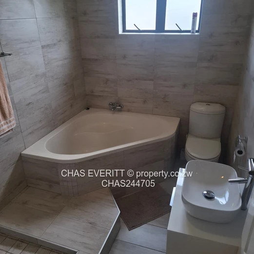 Fully Furnished 2 Bed  Cottage To Let In Manresa