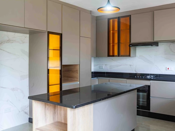 4 Bedroom Flat & Apartment