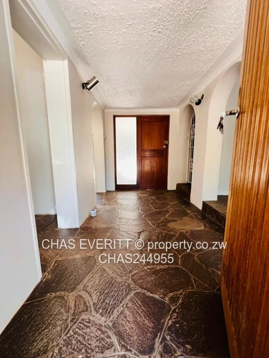 6 Bedroom House To Rent in Greendale