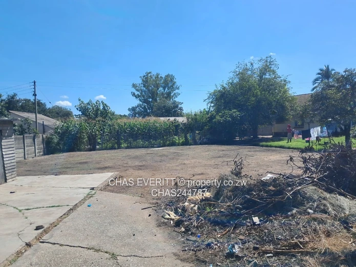 Friendly 4-Bed Hatfield House with Staff Quarters