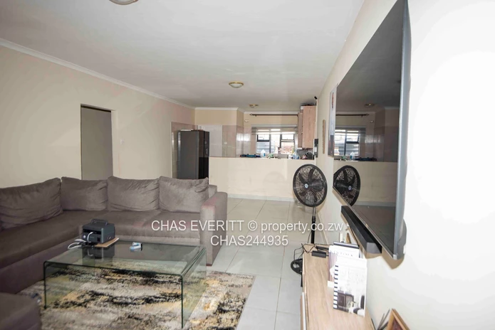3 bedroom garden flat for sale in Marlborough 