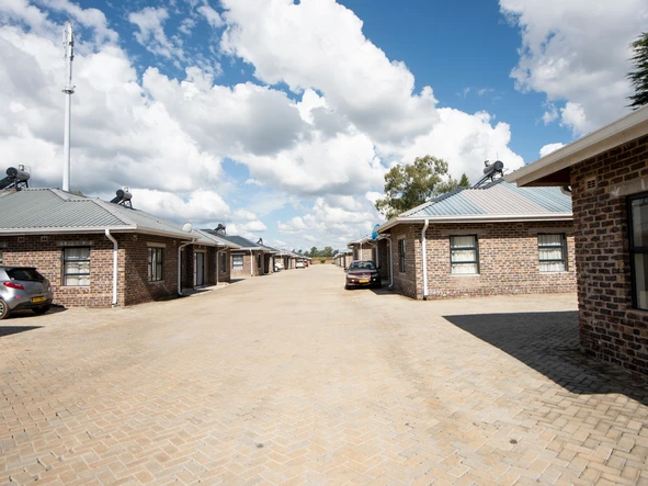 3 Bedroom Flat & Apartment