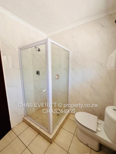 6 Bedroom House To Rent in Greendale