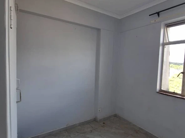 2 Bedroom Flat & Apartment