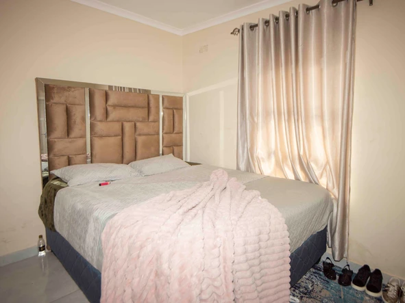 3 Bedroom Flat & Apartment