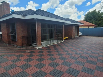 Spacious 4-Bedroom Family Home for Sale in Prospect, Harare South