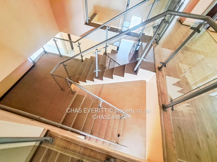 4-Bed Double Storey House To Let In Helensvale