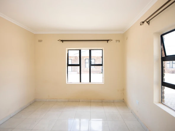 3 Bedroom Flat & Apartment