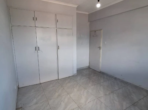 2 Bedroom Flat & Apartment