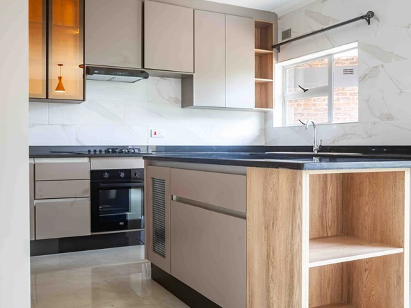 4 Bedroom Flat & Apartment