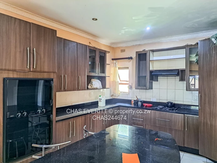 4-Bed Double Storey House To Let In Helensvale