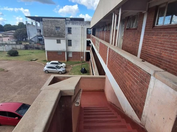 2 Bedroom Flat & Apartment