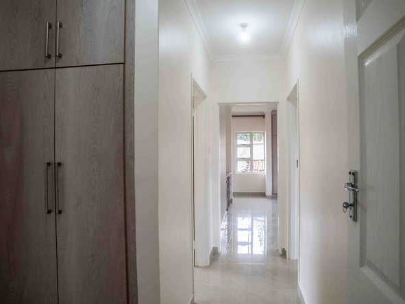 4 Bedroom Flat & Apartment