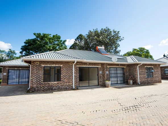 3 Bedroom Flat & Apartment