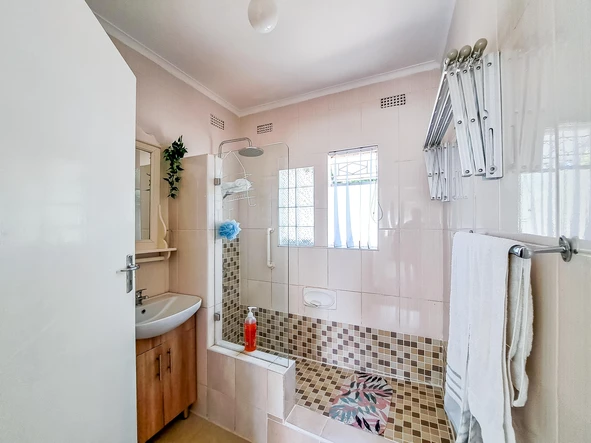 2 Bedroom Garden Flat