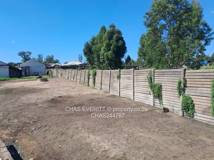 Friendly 4-Bed Hatfield House with Staff Quarters