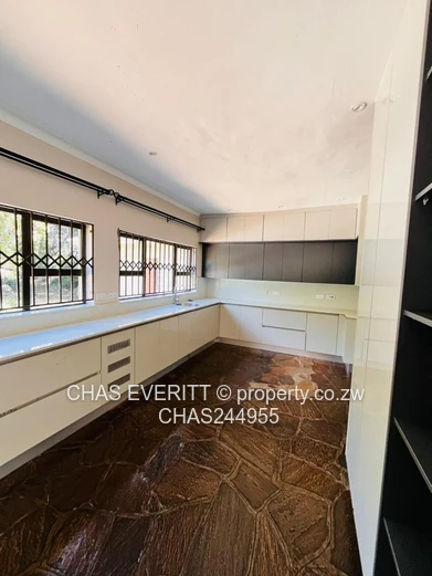 6 Bedroom House To Rent in Greendale