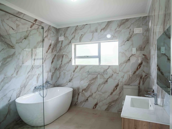 4 Bedroom Flat & Apartment