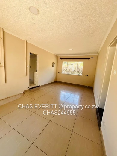 6 Bedroom House To Rent in Greendale