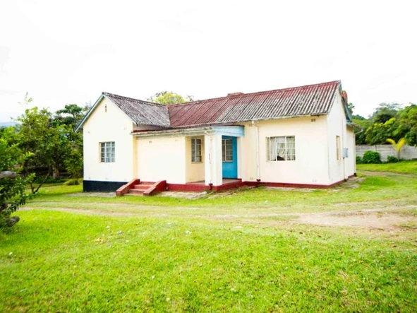 Mainroad frontage, Corner Property