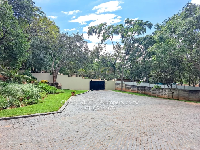 4-Bed Double Storey House To Let In Helensvale